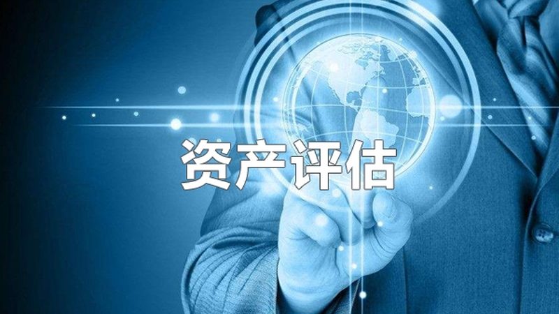 企业在申请专利时，应根据以下因素进行选择：